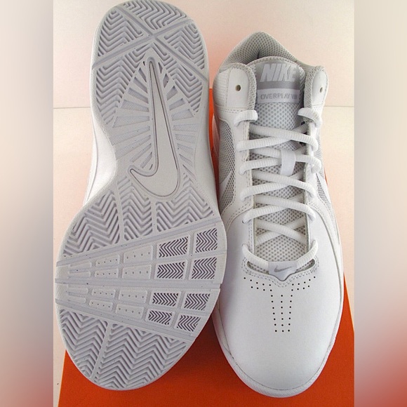 Nike Basketball Shoes - Picture 3 of 5